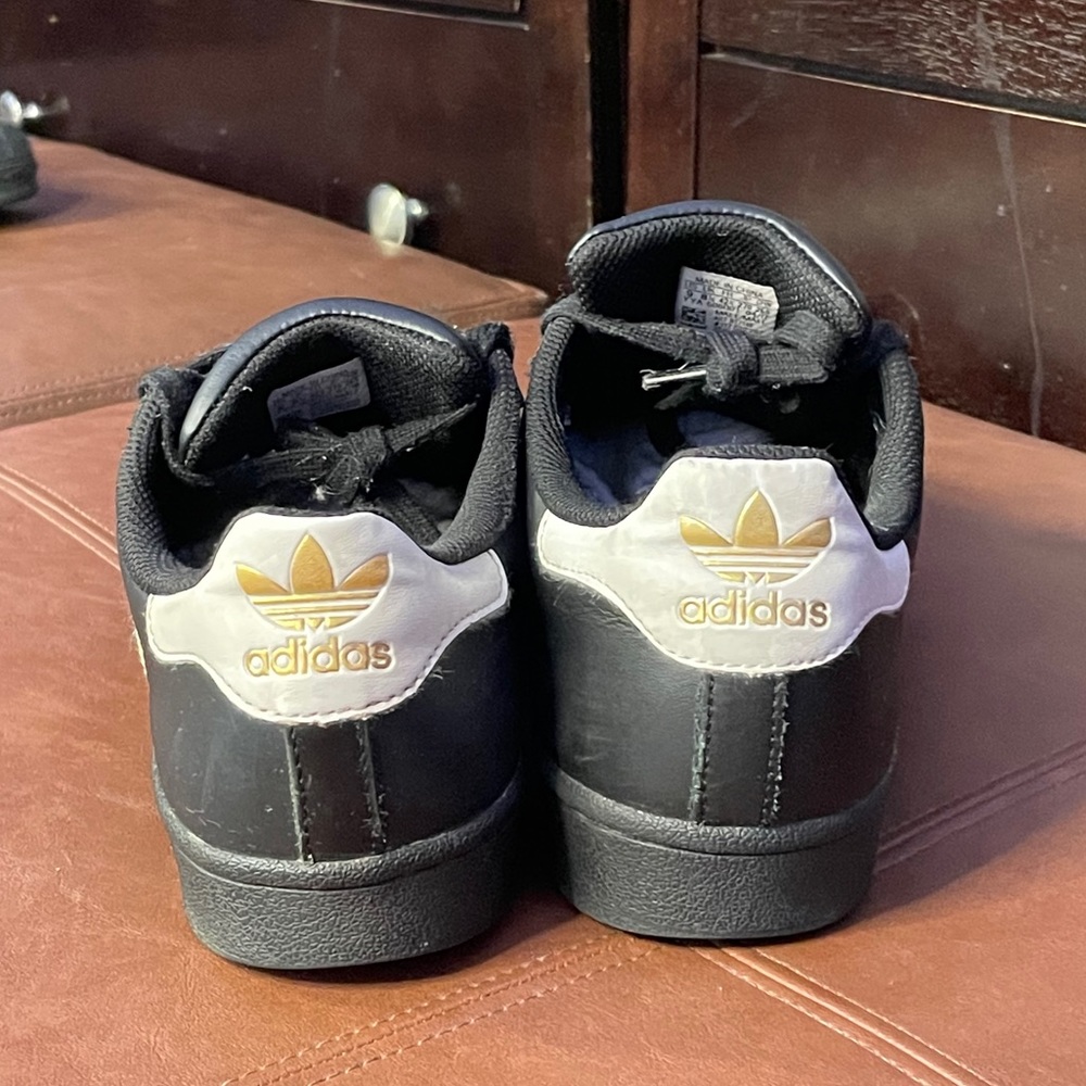 Adidas Shell-Toe Sneaker - Picture 5 of 8